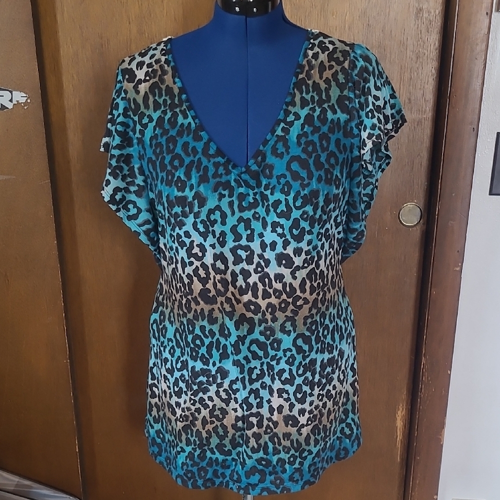 Leopard Print V-Neck Top